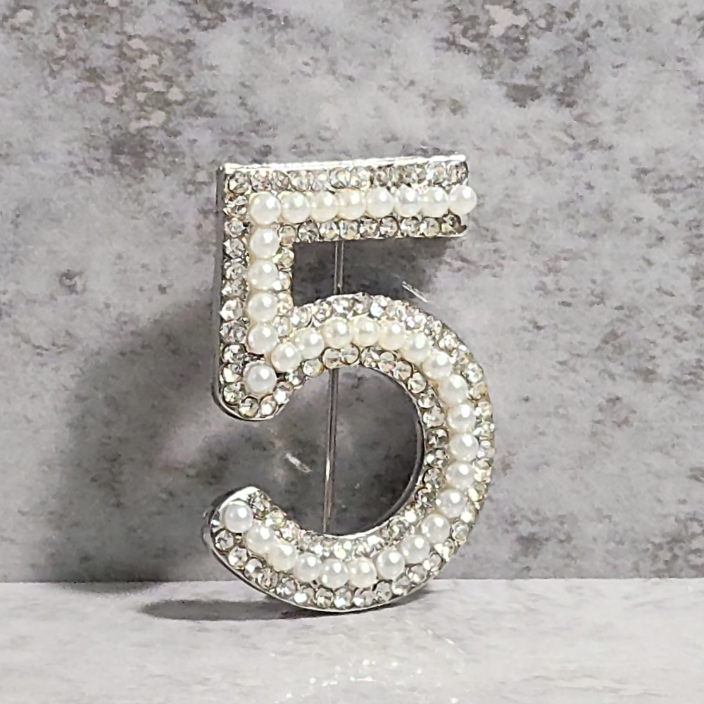 🆕️Elegant Silver and Pearl Number 5 Brooch✨️